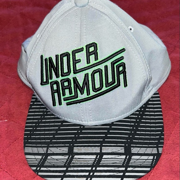 Boys Under Armour Cap - Picture 2 of 2